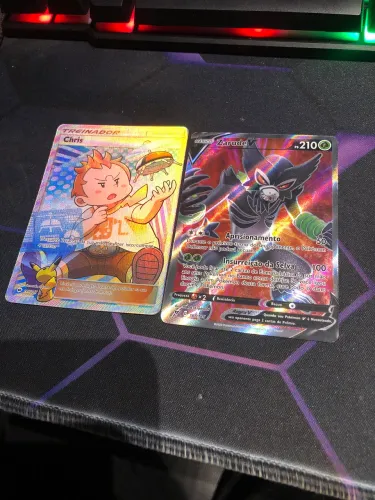 Cartas Pokémon - Zarude V e Chris