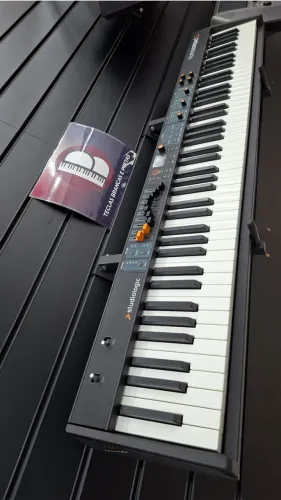 Teclado Studiologic Numa Compact 2X - SEMINOVO - Aceitamos Trocas - Dividimos em até 12x