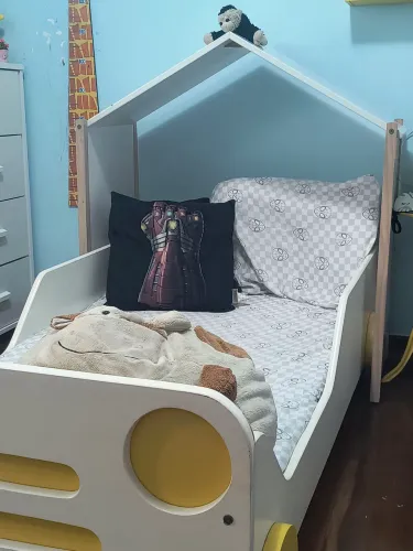 Cama infantil menino da Tok&Stok com colchão