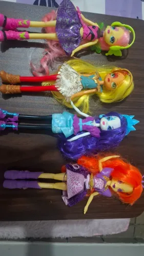 Equestria Girls - Adagio, Fluttershy, Rarity e Applejack 