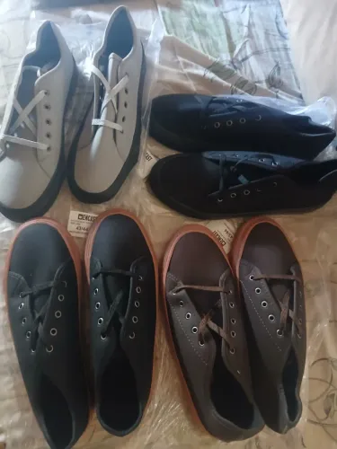 Vendo 4 para de tênis por apenas 95 reais, OS 4!