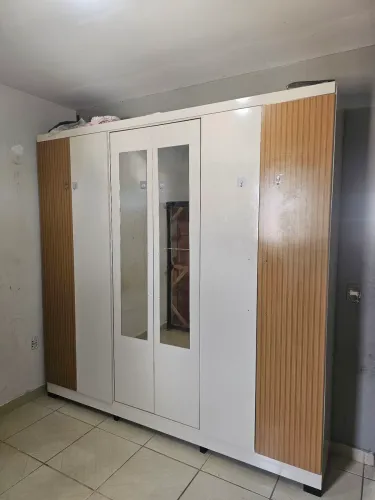 Guarda roupa 6 portas 