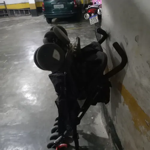 Carrinho de bebê gêmeos 