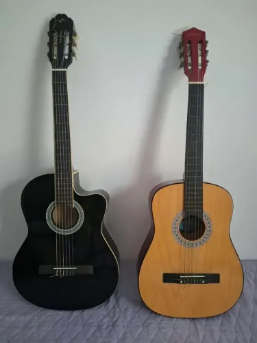 Violão Vogga e Agustín, 400 cada