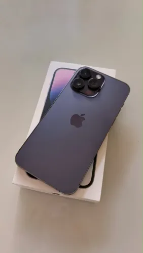 iPhone 14 Pro Max 128GB, bateria 79%. Acompanha cabo e película de brinde.
