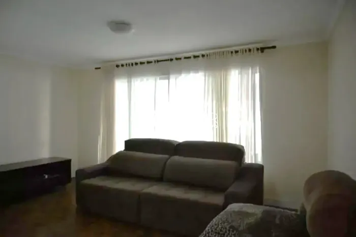 SOBRADO para VENDA E ALUGUEL com 354m² no bairro Campestre com 5 quartos e 3 vagas. Santo