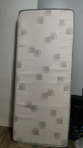 Colchão de solteiro usado uma única vez