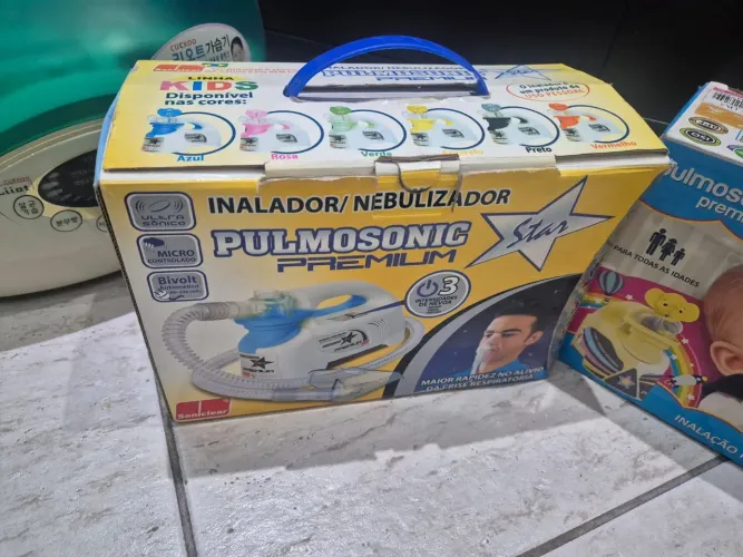 <br>INALADOR/ NEBULIZADOR<br><br>MICRO CONTROLADO<br><br>Bivolt Automatico<br><br>PULMOSONIC PREMILLIM