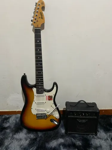 Stratocaster memphis + amplificador 
