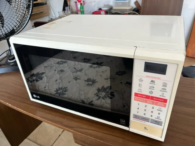 Microondas 31 litros LG