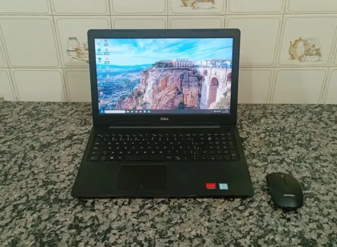 Dell i5 8ª - 8GB - Vídeo AMD 2GB - M.2 256GB