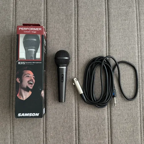 Microfone Samson R31S Dinâmico