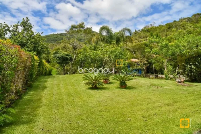 Propriedade com 37.500 m, no Ribeirão da Ilha