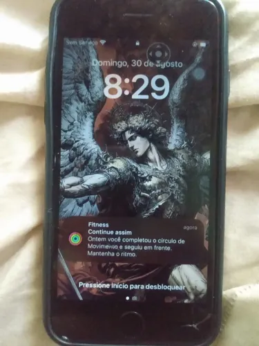 Vendo iPhone 8, trincado a tela e o fundo e não funciona chip mais está todo bom
