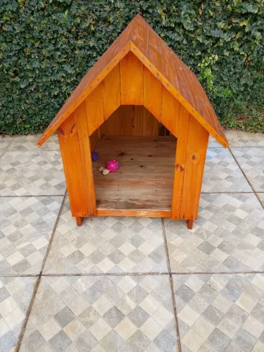 Casinha de madeira para cachorro