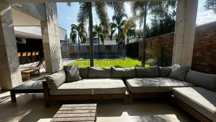Belíssima casa no Alphaville Barra da Tijuca, 600m², 4 suítes com piscina e espaço gourmet