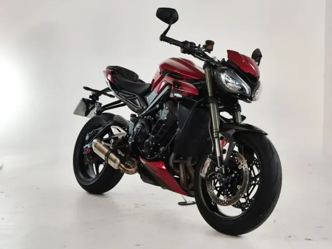 TRIUMPH STREET TRIPLE RS 2024 - Modena SPO