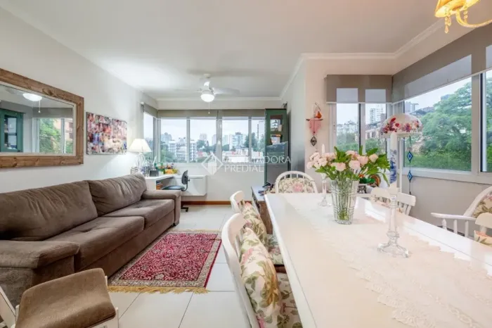 Apartamento Semi-Mobiliado à Venda Rua Silva Jardim, no bairro Auxiliadora - Porto Alegre