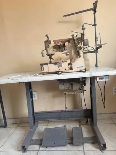 Máquina de costura