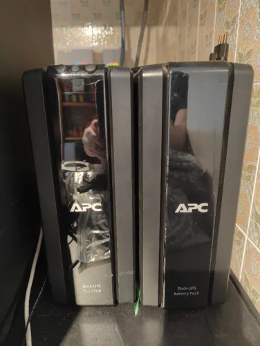 APC Smart-UPS BR1500G + Extensor BR24BGP