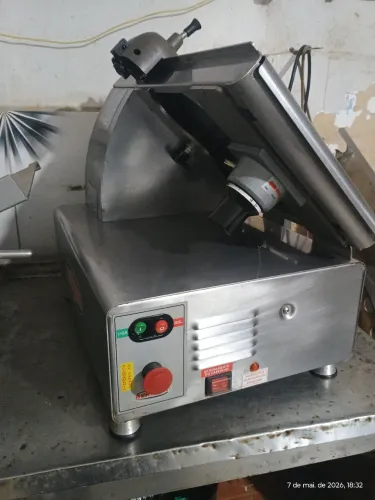 Fatiador de frios Bermar automático