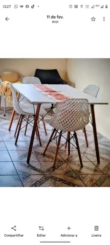 Mesa com Cadeiras