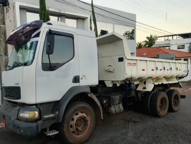 Aluguel de caminhão caçamba em Brasília-DF