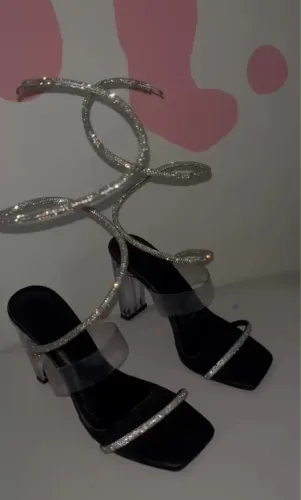 Vende-se sapato feminino