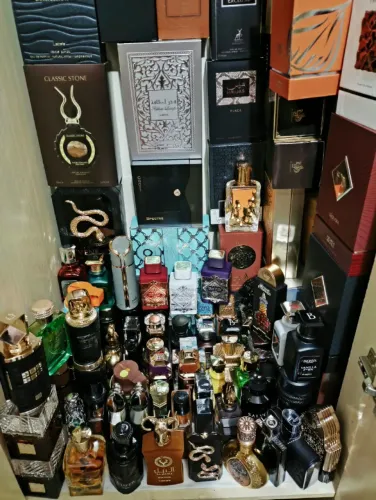 65 PERFUMES ARABES BEM POUCO USADOS COM CAIXA INTACTA, NEGOCIO CADA UM SEPARADO!