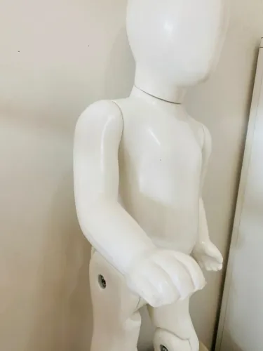 manequim articulado infantil