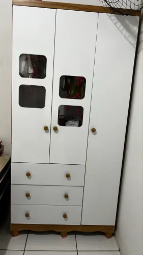 Vende-se guardar roupa infantil 