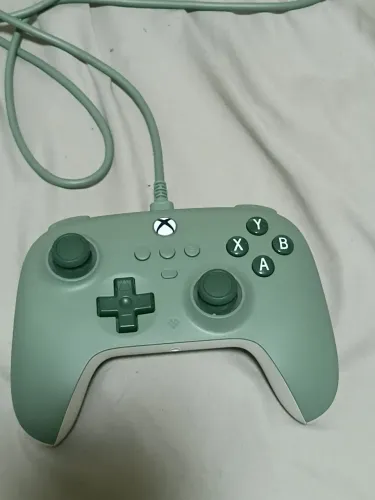 Controle 8bitdo Ultimate C com fio (Xbox e Pc)