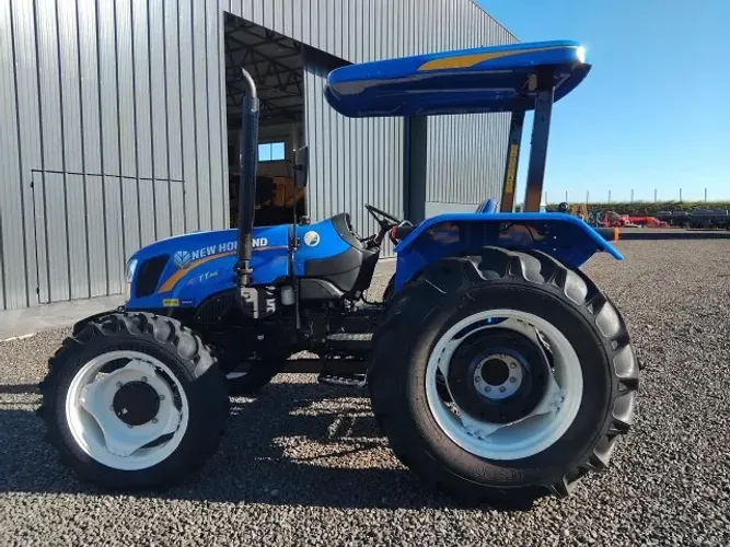 Trator Usado, Modelo TT55, Com Capota, Ano 2024.