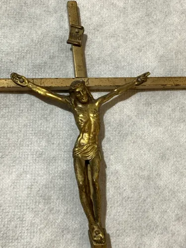 Crucifixo Antigo em Metal Dourado 26 cm - Vintage