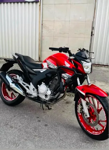 Honda Twister 250cc impecável