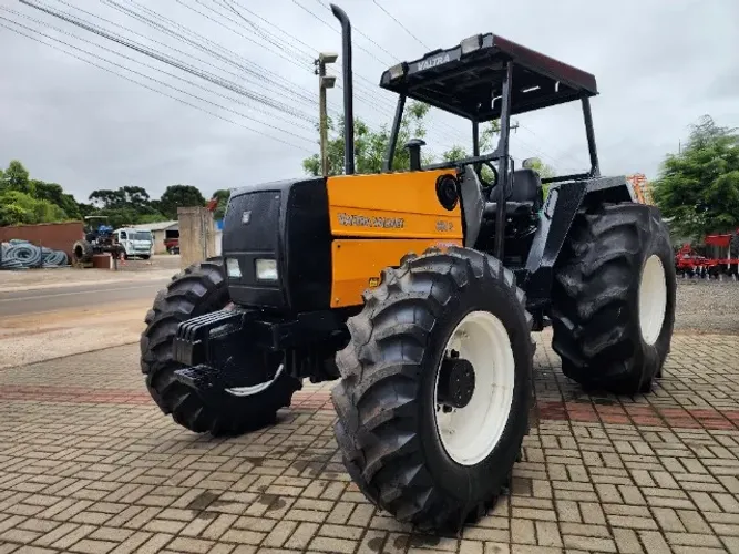 Trator Agrícola Valtra Valmet 885 S 4x4 Multitorque, Ano 2001.