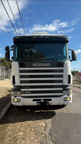 Caminhão em ótimo estado Scania R420 2006
