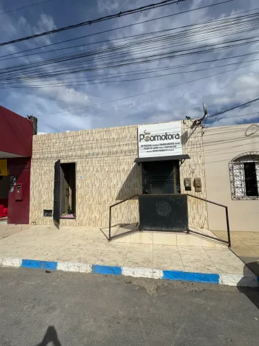 CASA NO CENTRO DE ÁGUA FRIA A VENDA