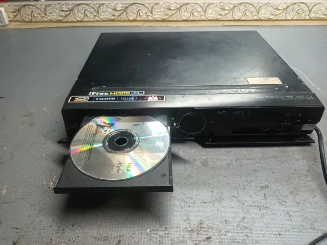 DVD LG ' FM e Karaoke. Free HDMI