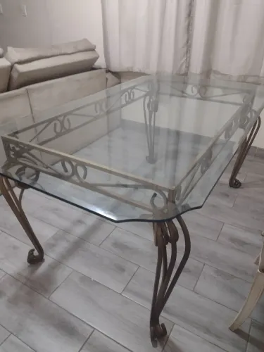 . Mesa de ferro colonial