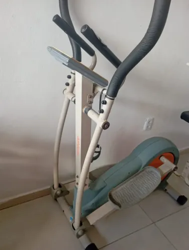 Vendo Eliptico Profissional.
