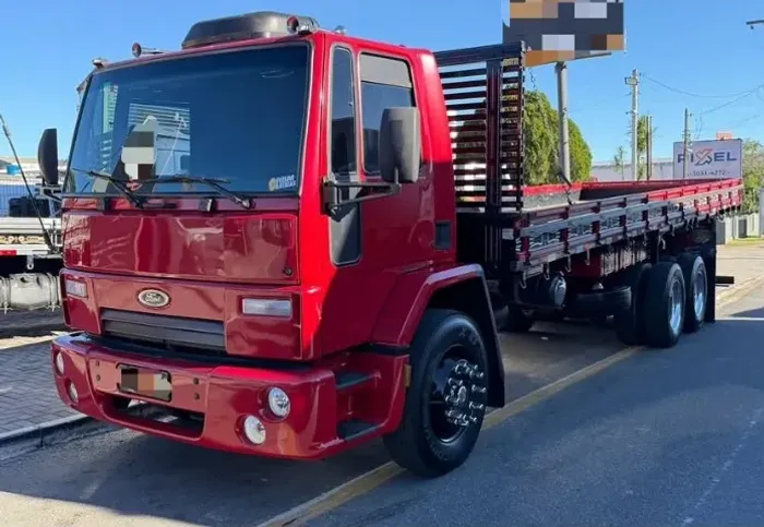 ford cargo 2422 vermelho 2009 carrceria 8,5m