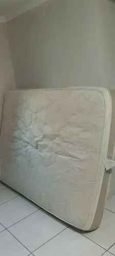 Cama box usada molas ensacadas