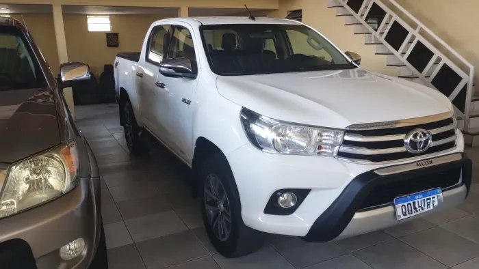 Toyota Hilux CD SRV 4X4 2.8 TDI Diesel Aut. 2016