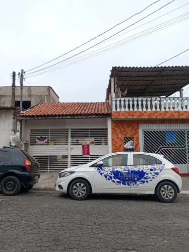 Casa para Locação em Itaquaquecetuba, Vila Nely, 2 dormitórios, 1 banheiro, 3 vagas