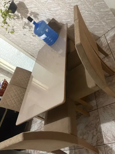 Mesa de jantar - 6 cadeiras bege