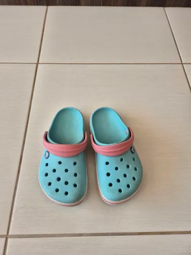Crocs infantil tam 32