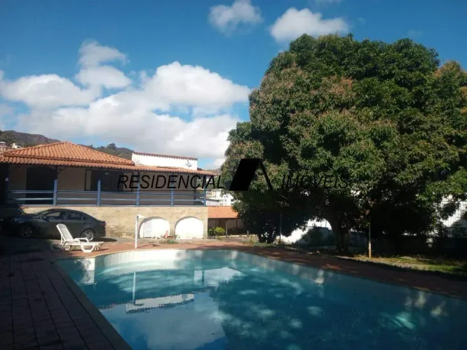Casa com Quintal no Serra- BH