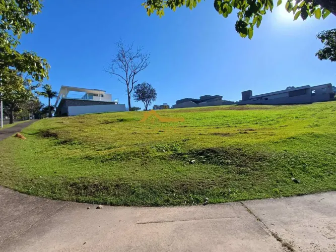 Terreno à venda no Condomínio Saint Patrick em Sorocaba,1104m²