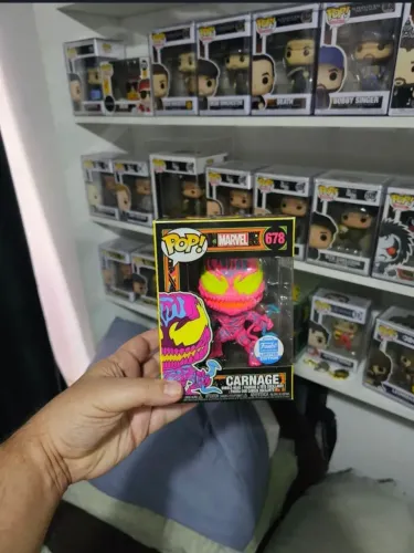 Funko Pop Carnage Black Light 678 Funko Shop Exclusive ( Com Protetor )